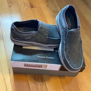 Size 10.5 Men’s Sketchers Slip Ons
